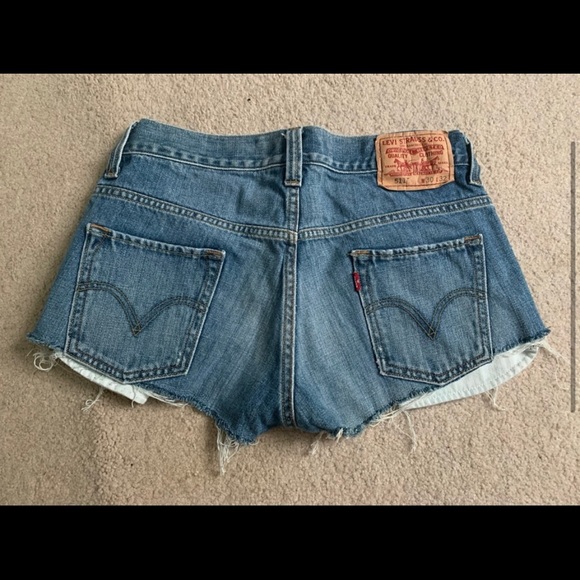 Bundle of Levi Jean Shorts - Picture 3 of 6